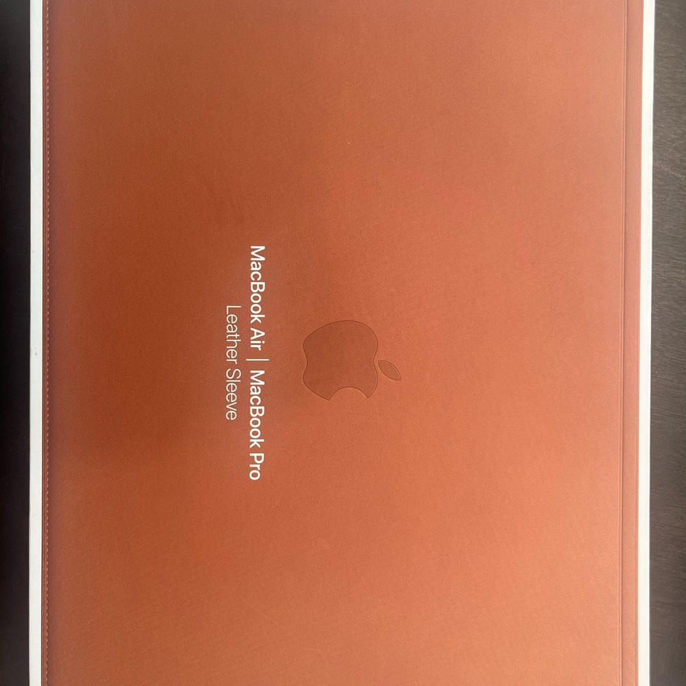 Apple MacBook Leather Sleeve - Brown